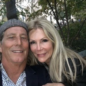 Meet your Posher, Lagina